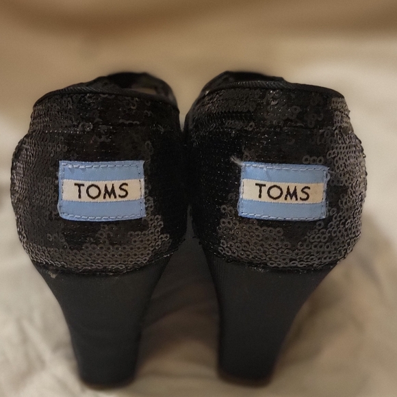 Tom's Black Sequins Wedge - Picture 3 of 10